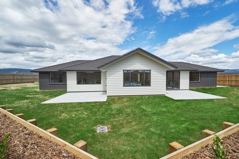 Photo of property in 115 Johnstone Drive, Fitzherbert, Palmerston North, 4410