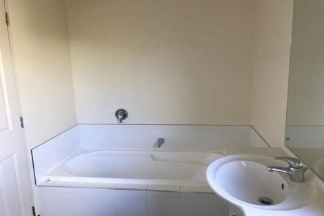 Photo of property in 160 Charles Prevost Drive, The Gardens, Auckland, 2105