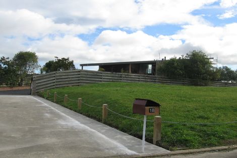 Photo of property in 18 The Strand, Fitzherbert, Palmerston North, 4410