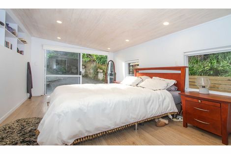 Photo of property in 120 Park Hill Road, Birkenhead, Auckland, 0626