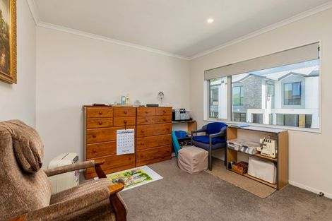 Photo of property in 6 Papahou Lane, Papatoetoe, Auckland, 2025