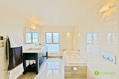 Photo of property in 2b/6 The Promenade, Takapuna, Auckland, 0622