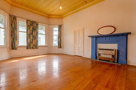 Photo of property in 393 College Street, Hokowhitu, Palmerston North, 4410