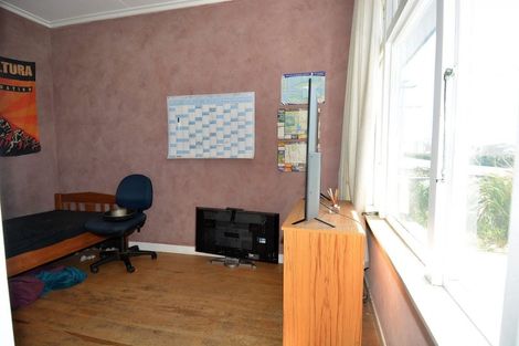 Photo of property in 258 Marine Parade, Bluff, 9814