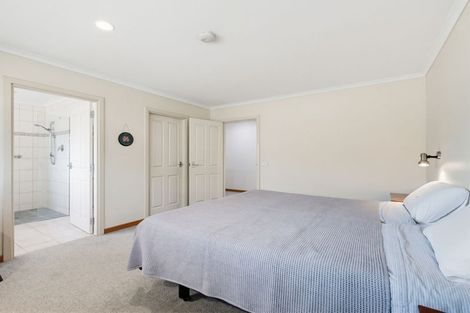 Photo of property in 25 Barraud Place, Pukehangi, Rotorua, 3015