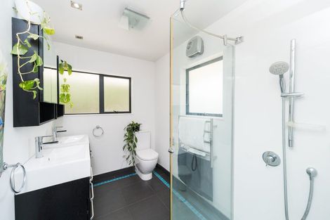 Photo of property in 49 Schnell Drive, Kelvin Grove, Palmerston North, 4414