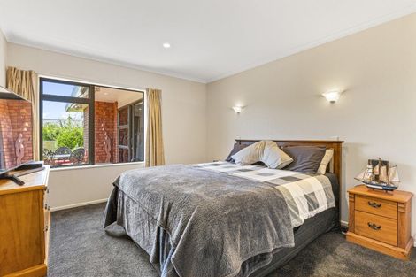 Photo of property in 25 Kinder Street, Acacia Bay, Taupo, 3330