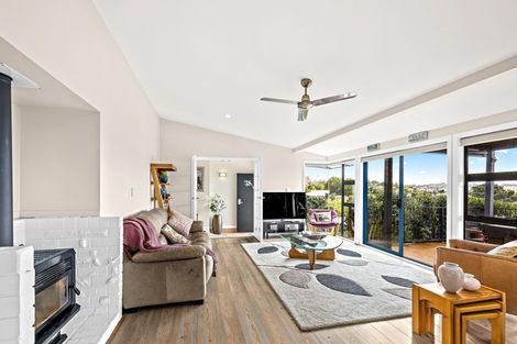 Photo of property in 5 Woodlands Place, Snells Beach, 0920