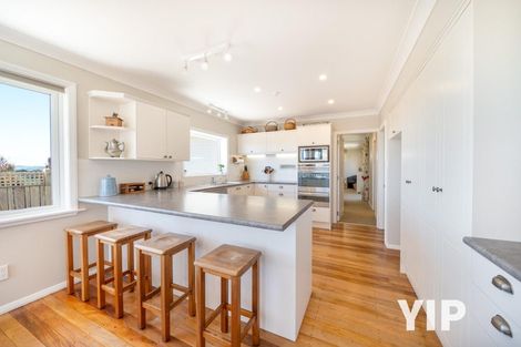 Photo of property in 9 Paparangi Crescent, Paparangi, Wellington, 6037