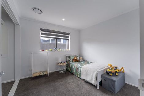 Photo of property in 18 Grey Way, Russley, Christchurch, 8042