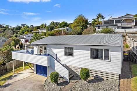 Photo of property in 18a Delshaw Avenue, Stanmore Bay, Whangaparaoa, 0932