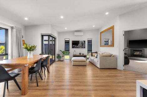 Photo of property in 27 Hikawera Drive, Frimley, Hastings, 4120