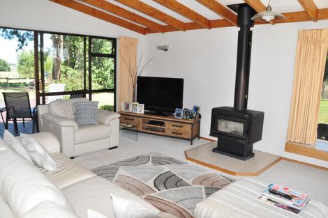 Photo of property in 99 Akers Road, Linton, Palmerston North, 4472