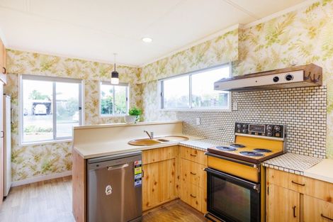 Photo of property in 5 Anaru Place, Awapuni, Palmerston North, 4412