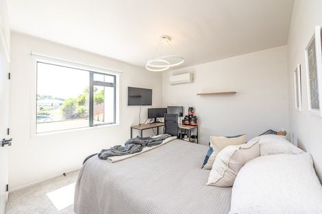 Photo of property in 24 Golf Vue Place, Castlecliff, Whanganui, 4501