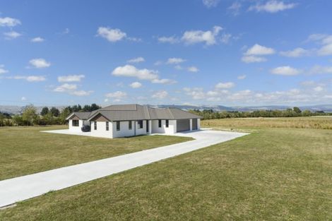 Photo of property in 7 Hartwell Drive, Kelvin Grove, Palmerston North, 4470