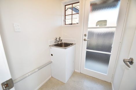 Photo of property in 9 Wairata Place, Te Atatu South, Auckland, 0610