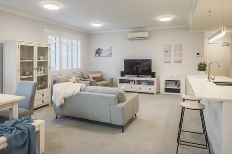 Photo of property in 74 Panorama Heights, Orewa, 0931