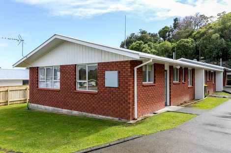 Photo of property in 36 Cumberland Street, Merrilands, New Plymouth, 4312