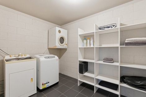 Photo of property in 8 Wairere Road, Bastia Hill, Whanganui, 4500