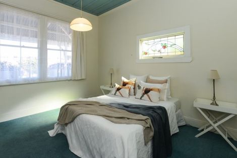 Photo of property in 5 May Avenue, Hospital Hill, Napier, 4110