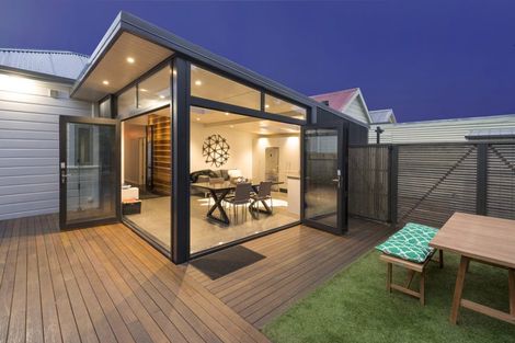 Photo of property in 13 Porritt Avenue, Mount Victoria, Wellington, 6011