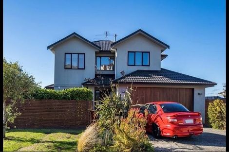Photo of property in 14 Aoraki Rise, Aotea, Porirua, 5024