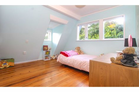 Photo of property in 120 Park Hill Road, Birkenhead, Auckland, 0626