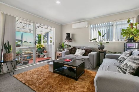 Photo of property in 35 Grange Road, Papatoetoe, Auckland, 2025