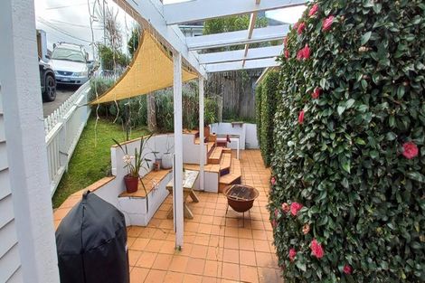Photo of property in 1/18 Limmer Place, Browns Bay, Auckland, 0632