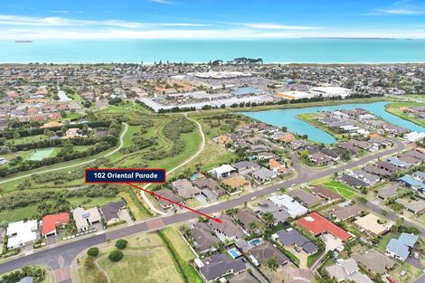 Photo of property in 102 Oriental Parade, Papamoa Beach, Papamoa, 3118