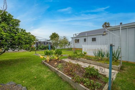 Photo of property in 15 Beresford Street, Russell, 0202