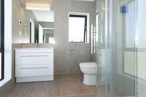 Photo of property in 104 Godfrey Drive, Orewa, 0931