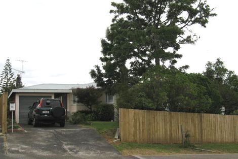 Photo of property in 18 Eskdale Road, Birkdale, Auckland, 0626
