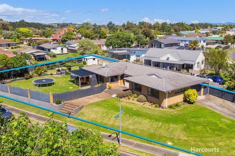 Photo of property in 3 Harbour Crest Drive, Waiuku, 2123