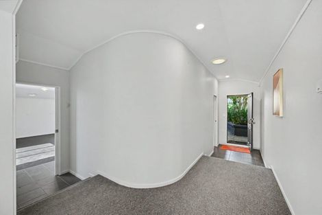 Photo of property in 30 Arlette Place, Massey, Auckland, 0614