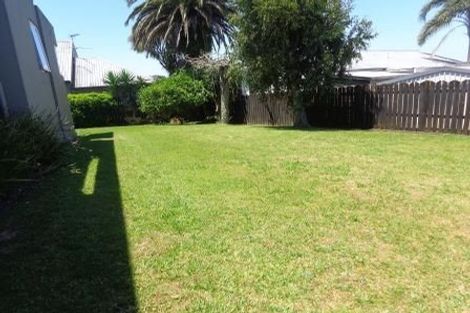 Photo of property in 18 Marina View Drive, West Harbour, Auckland, 0618
