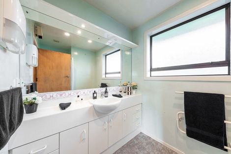 Photo of property in 100 Farrington Avenue, Bishopdale, Christchurch, 8053