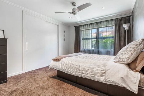 Photo of property in 3 Mansion Court, West Harbour, Auckland, 0618