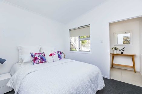 Photo of property in 2/59 Hungerford Road, Houghton Bay, Wellington, 6023