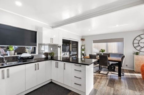 Photo of property in 94 Jellicoe Road, Manurewa, Auckland, 2102