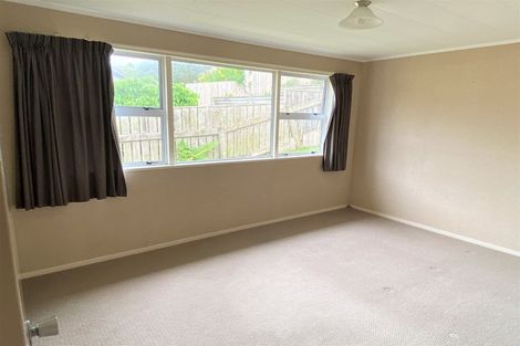 Photo of property in 9 Heaphy Street, Westown, New Plymouth, 4310