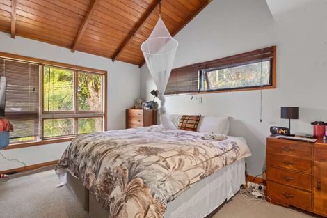 Photo of property in 505 Scenic Drive, Waiatarua, Auckland, 0612