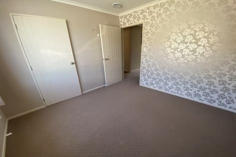 Photo of property in 54 Geneva Terrace, Kelvin Grove, Palmerston North, 4414
