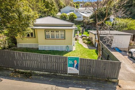 Photo of property in 32 Coote Road, Bluff Hill, Napier, 4110
