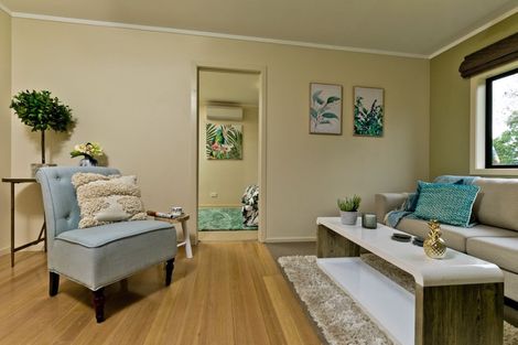 Photo of property in 6 Tasman Avenue, Henderson Valley, Auckland, 0614