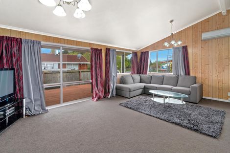 Photo of property in 95 Aquarius Drive, Kawaha Point, Rotorua, 3010