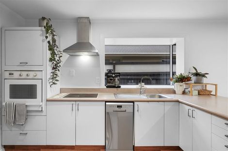 Photo of property in 4 Fitzroy Place, Bishopdale, Christchurch, 8053