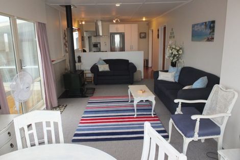 Photo of property in 10 Brown Terrace, Foxton Beach, Foxton, 4815