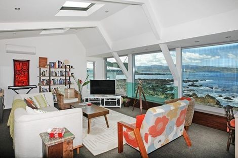 Photo of property in 150 The Esplanade, Houghton Bay, Wellington, 6023